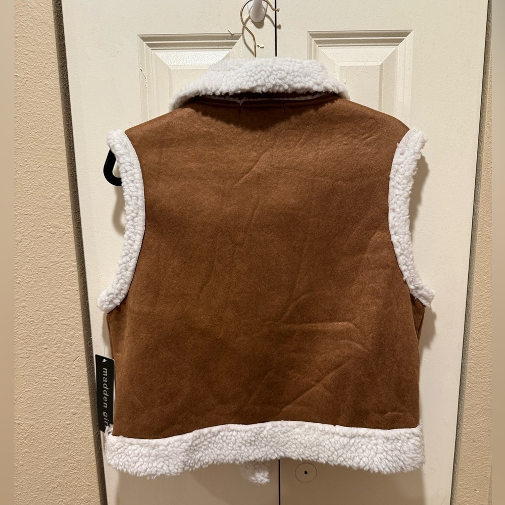 NWT Madden Girl Juniors Faux-Shearling Moto Vest Caramel , size M(7-9) - Picture 2 of 6